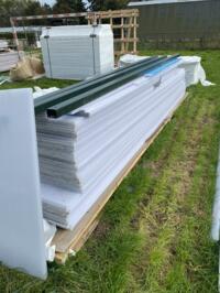 Te koop Grote partij nieuwe polycarbonaatplaten 16 mm opaal geschikt voor 8 meter tralie kas